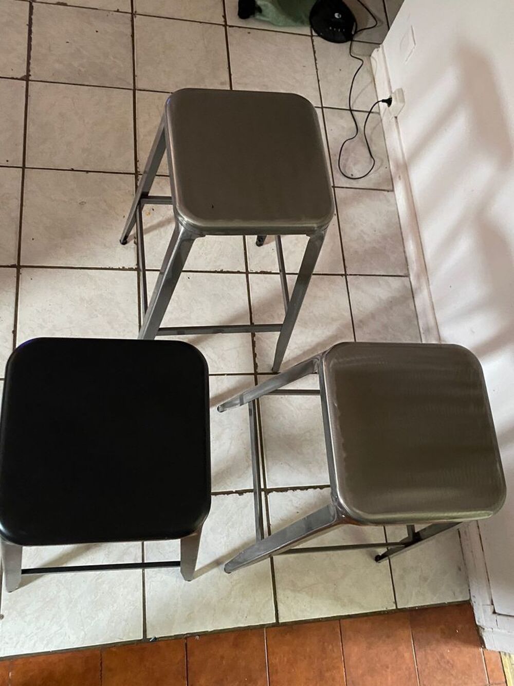 Tabourets hauts m&eacute;tal Meubles