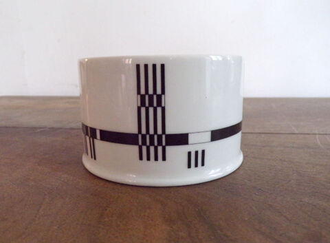 Pot vintage en porcelaine blanche sign Karl Emanuel Henkell 5 Laval (53)