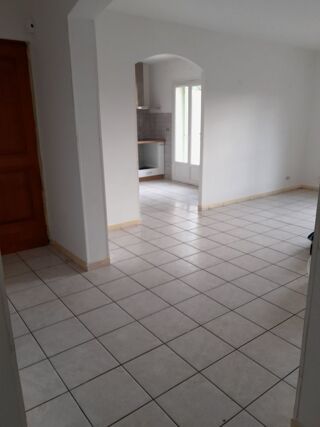  Appartement à louer 4 pièces 85 m²