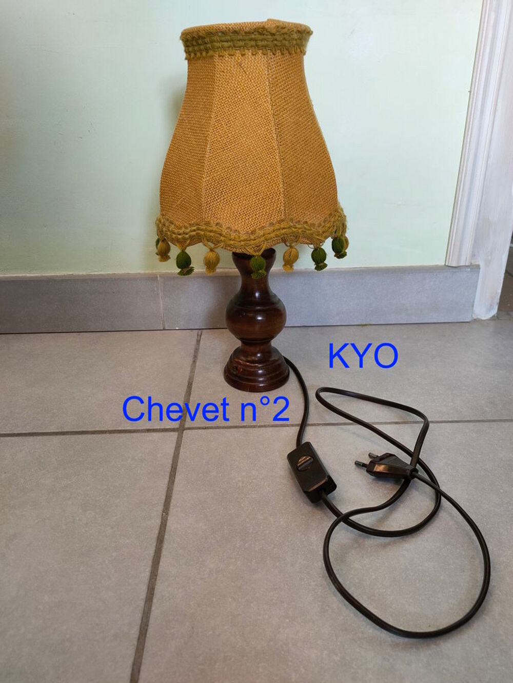 Lampe chevet conique bois &agrave; poser, abat-jour marron tissu Décoration