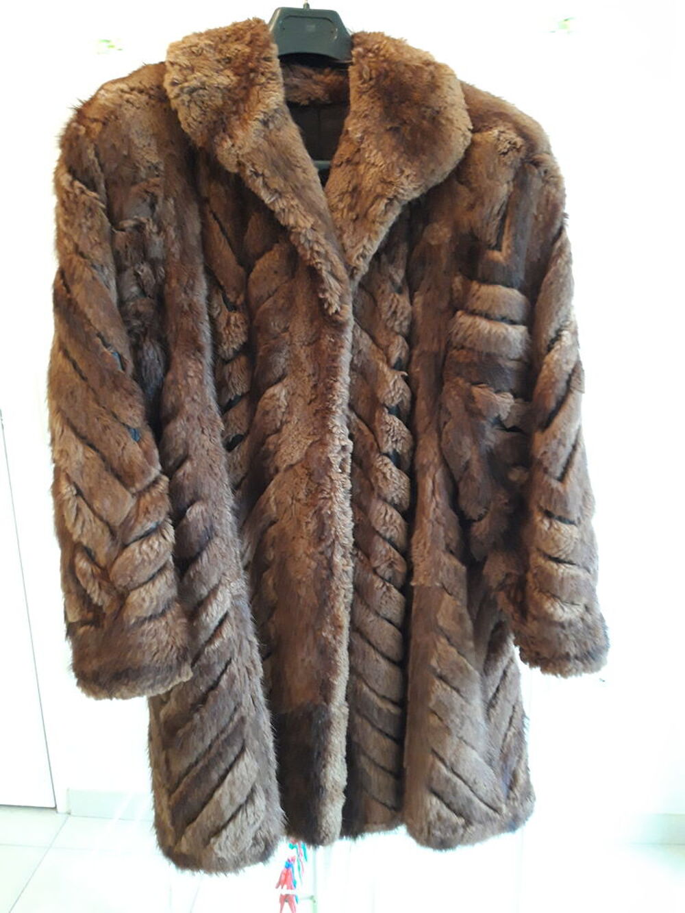 Manteau 3/4 de Fourrure V&eacute;ritable en Ondatra Vêtements