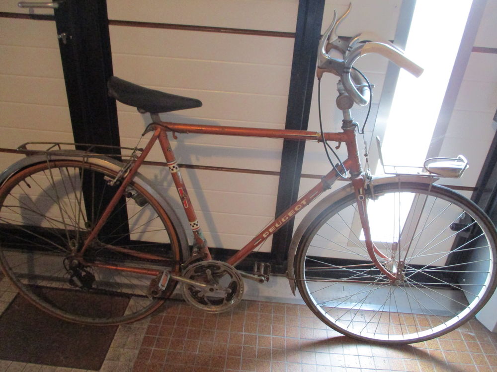 Ancien v&eacute;lo "peugeot" Vélos