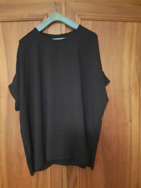 Tunique femme noire taille 42/44 neuve
5 La Rochette (73)