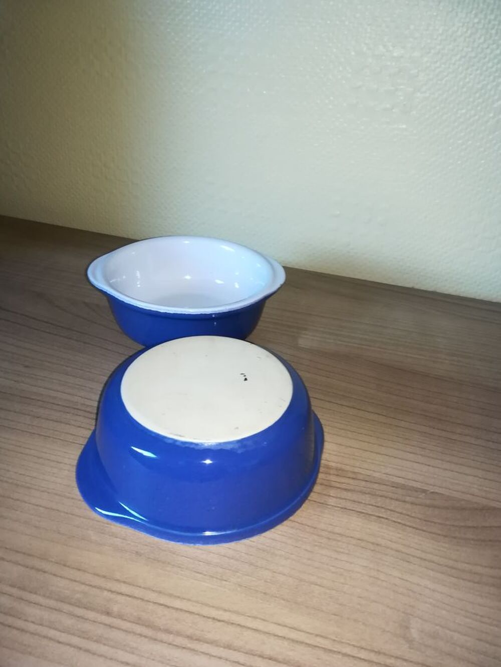 2 COUPELLES / RAMEQUINS int&eacute;rieur blanc/ext&eacute;rieur bleu 
Cuisine
