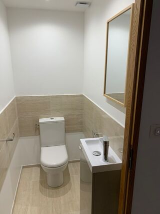  Appartement à louer 4 pièces 107 m²