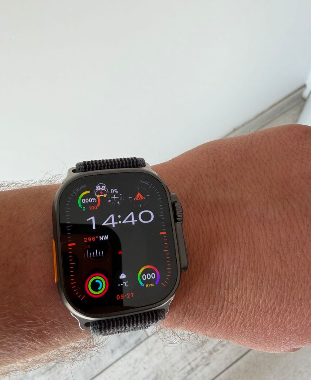 montre connect&eacute;e neuve sous blister Téléphones et tablettes