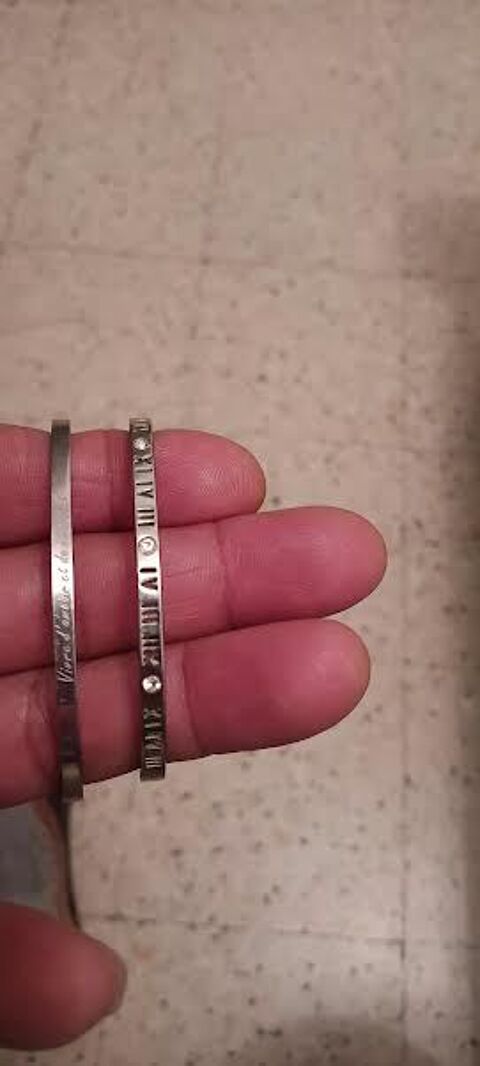 Lot de 2 bracelets joncs argent�s Amour & chocolat et chiffr 7 N�mes (30)