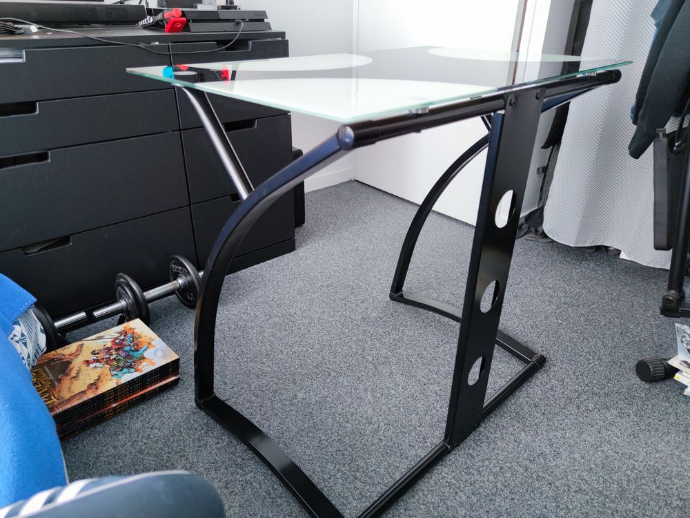 Bureau en verre avec cadre en fer Meubles
