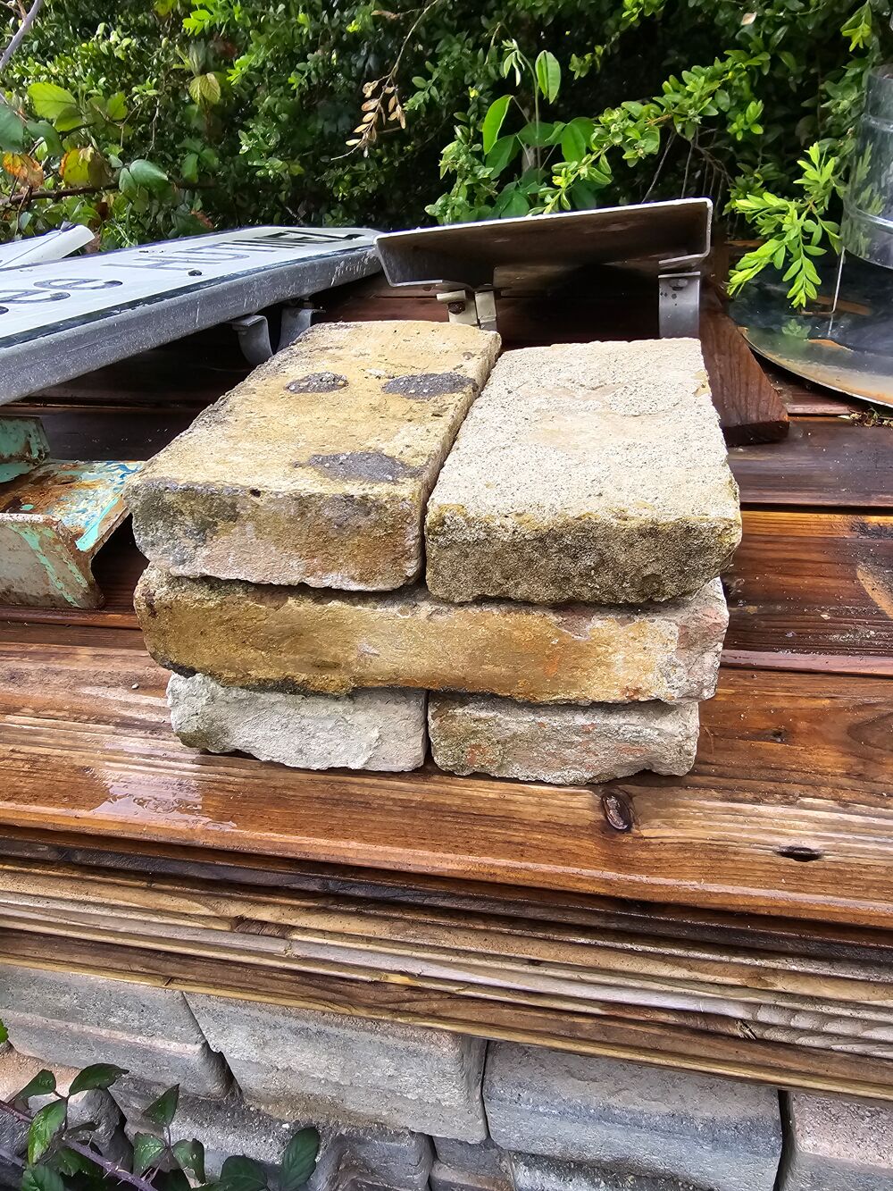 Brique Anciennes r&eacute;fractaire de 9 cm x 18 cm x 5 cm 
Bricolage