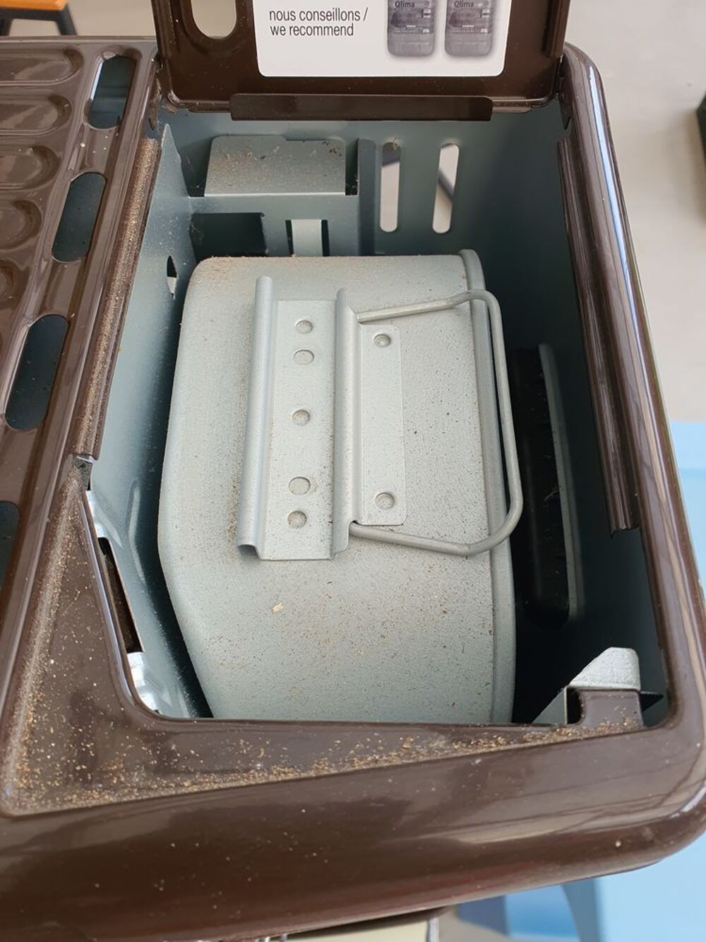 feu &agrave; p&eacute;trole plus bidon de 15 litres Jardin
