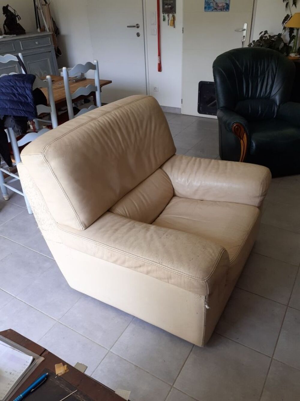 Canap&eacute; et fauteuil en cuir Meubles