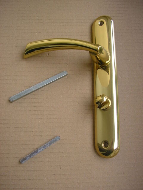 Poign�e de WC 15 N�mes (30)