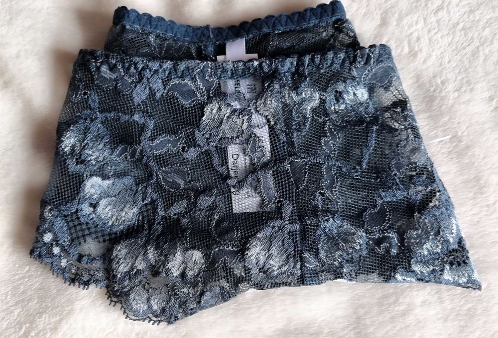 Tr&egrave;s joli tanga Darjeeling.TailleXL.42 Vêtements