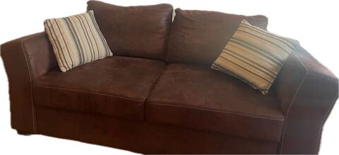 Canapé tendance style cuir brun Excellent état 180 € 180 Rennes (35)