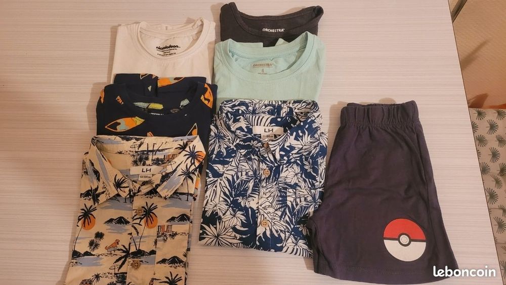 Lot Tee-shirts et divers (4 ans) Vêtements enfants