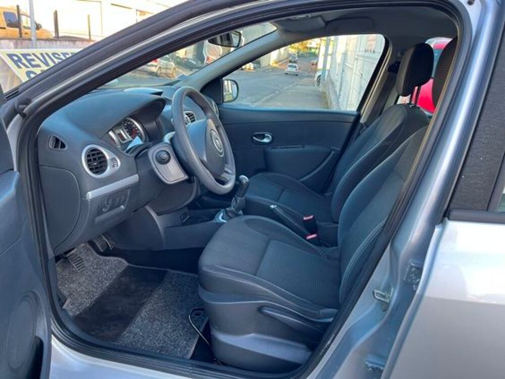 Clio III 1.2 16V 75 eco2 Expression Clim Euro 5 2011 occasion 42700 Firminy