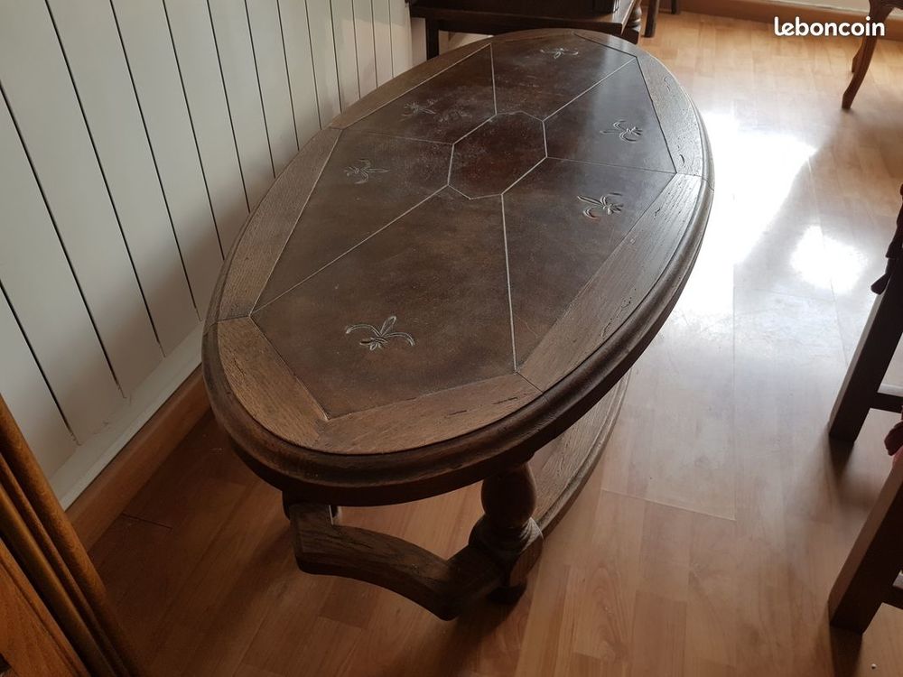 TABLE BASSE SALON ovale ch&ecirc;ne massif dessus sculpt&eacute; Meubles