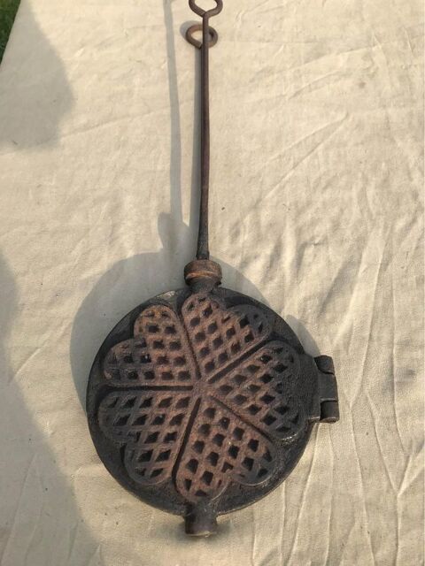 Ancien gaufrier de ferme 15 Mottier (38)