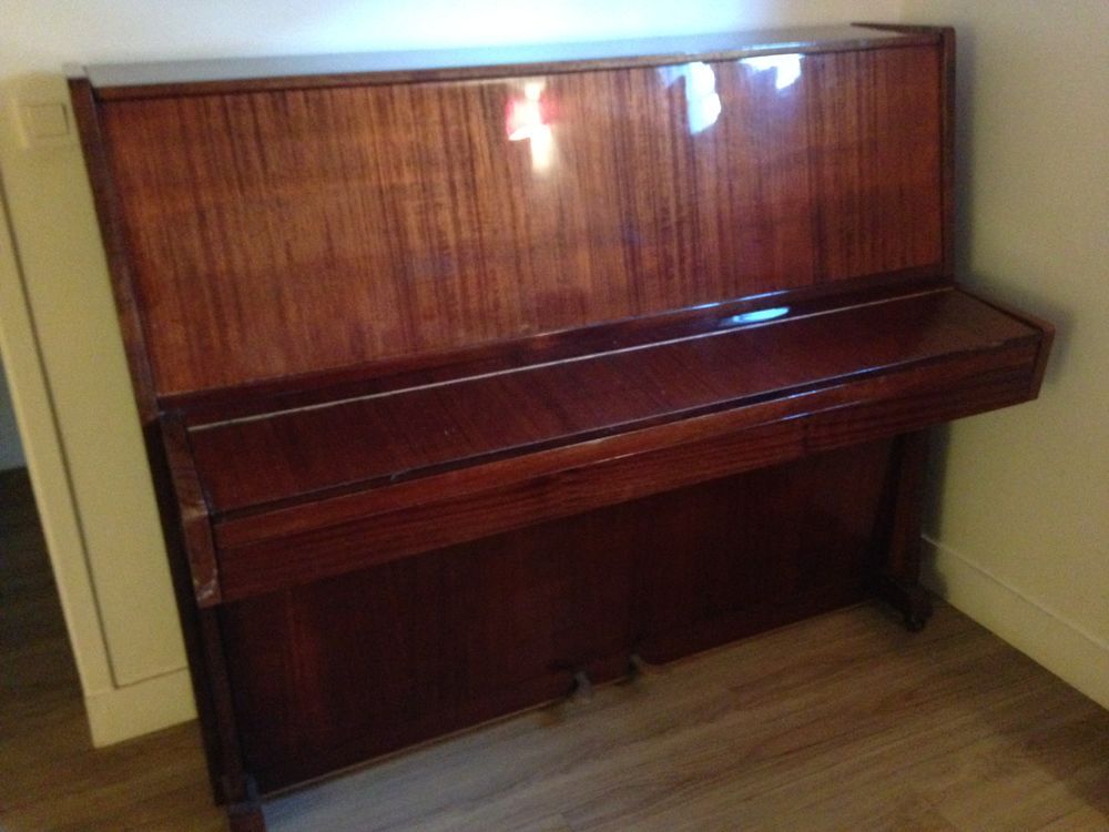 piano droit d'&eacute;tude + banquette Instruments de musique