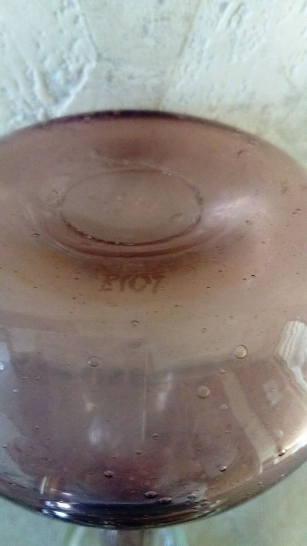 Soliflore en verre souffl&eacute; rose sign&eacute; BIOT Décoration