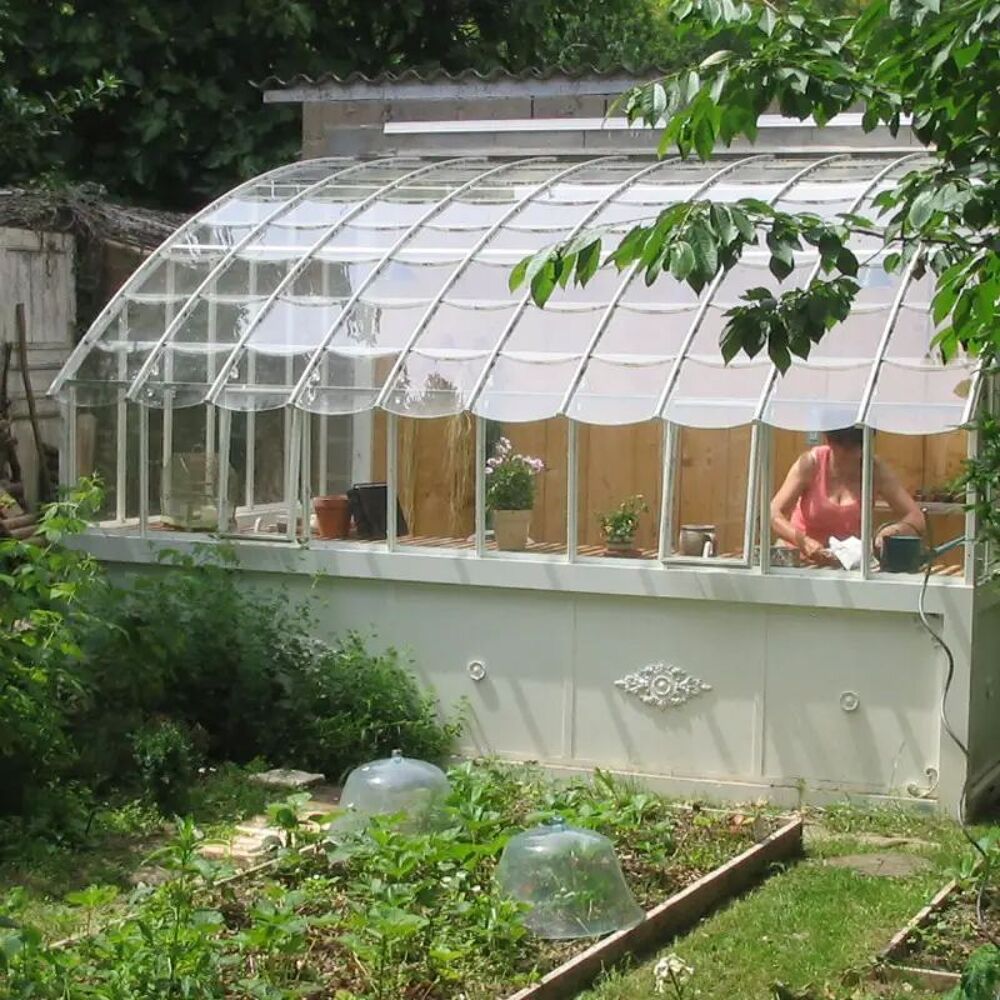 Serre Chambord visible sur notre show-room, sur base de 87cms laqu&eacute;e de 2m80x3m80 Jardin