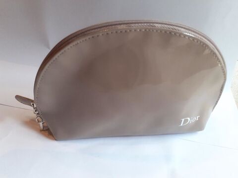 TROUSSE DE TOILETTE DIOR 10 Royan (17)