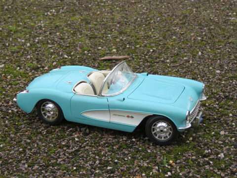 Burago Chevrolet Corvette 1957 d�capotable 1/18e 15 Beauzelle (31)