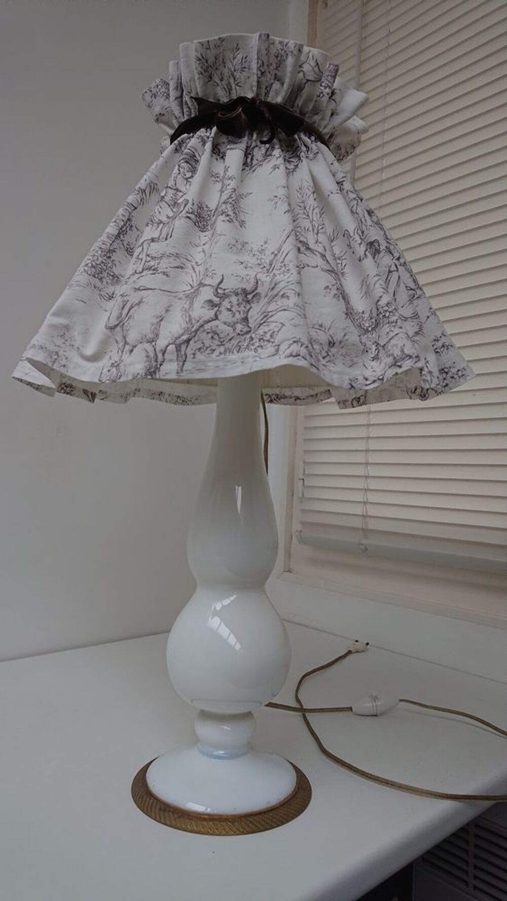 Lampe en Opaline blanche Décoration