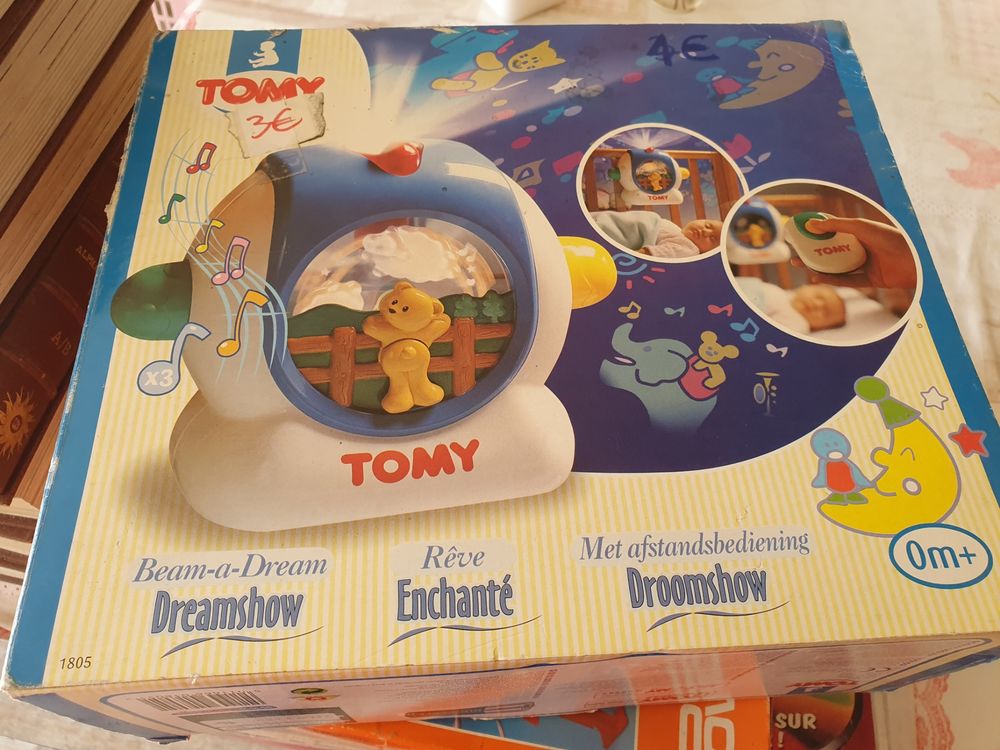 Veilleuse tomy 
Puériculture