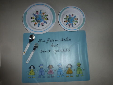ENSEMBLE DE TABLE pour enfants 10 Doussard (74)