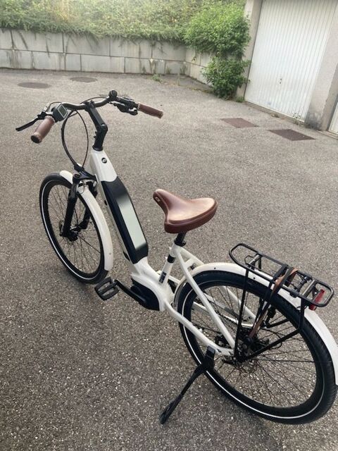 Vlo lectrique Granville et casque 1900 Lovagny (74)