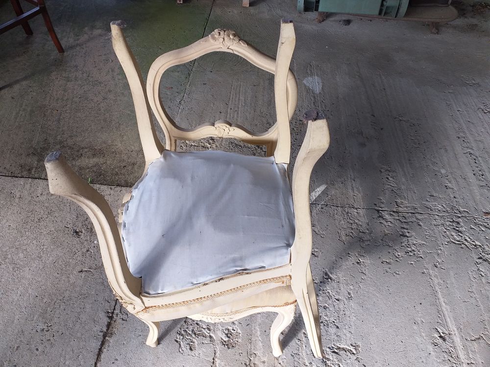 Lot de 2 chaises anciennes Meubles