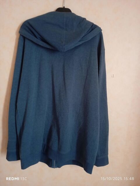 Veste gilet d�contract� bleu marine � capuche 0 Talence (33)