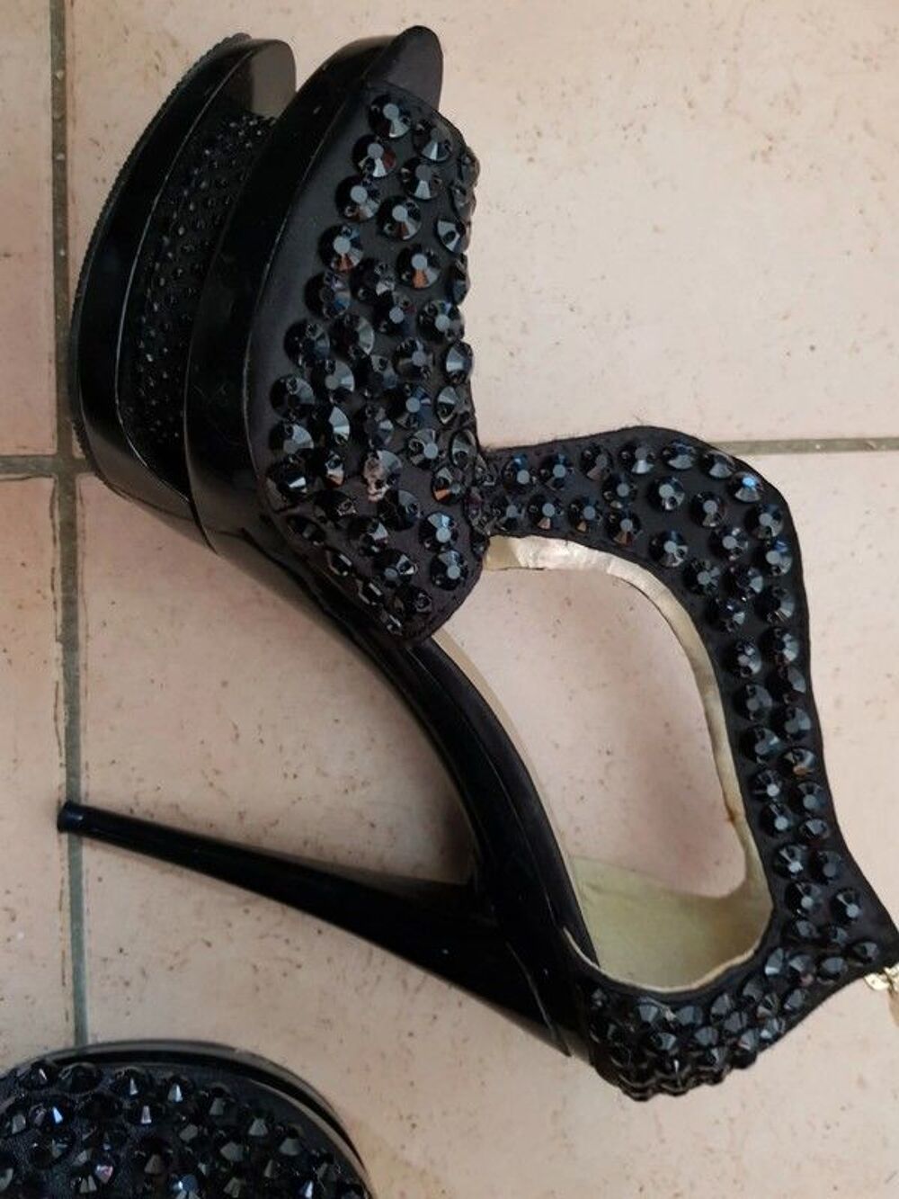 Escarpin noir a strass talon 14 cm marque lydc london neuve Chaussures