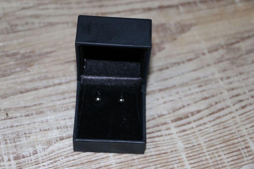 Boucles d'oreilles (28b) Bijoux et montres