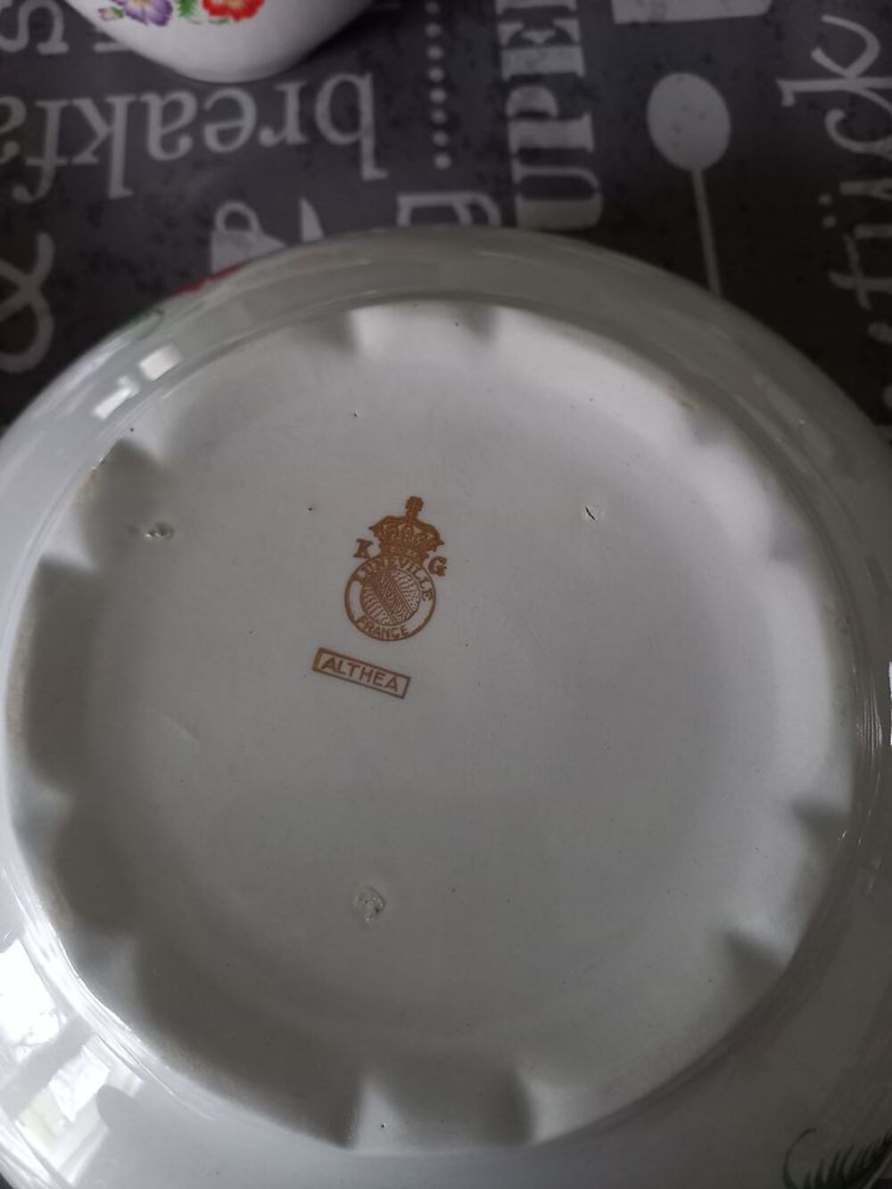 3 plats, soupi&egrave;re et ses15 assiettes creuses Cuisine