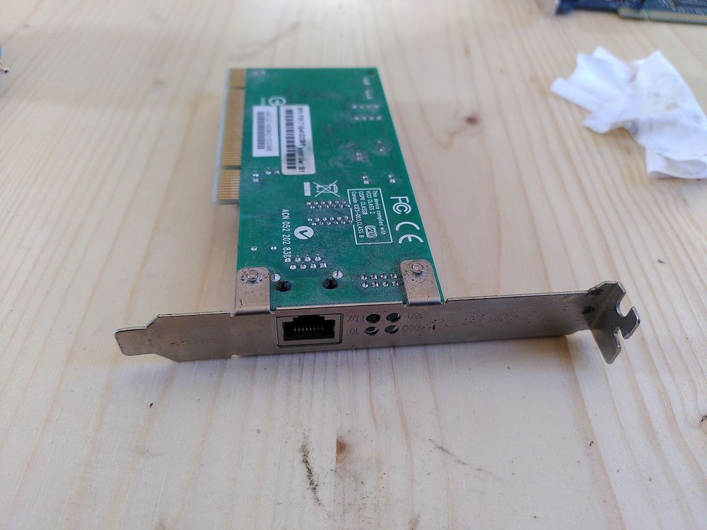 Carte r&eacute;seau D-Link DGE-528T PCI Gigabit RJ45 Matériel informatique