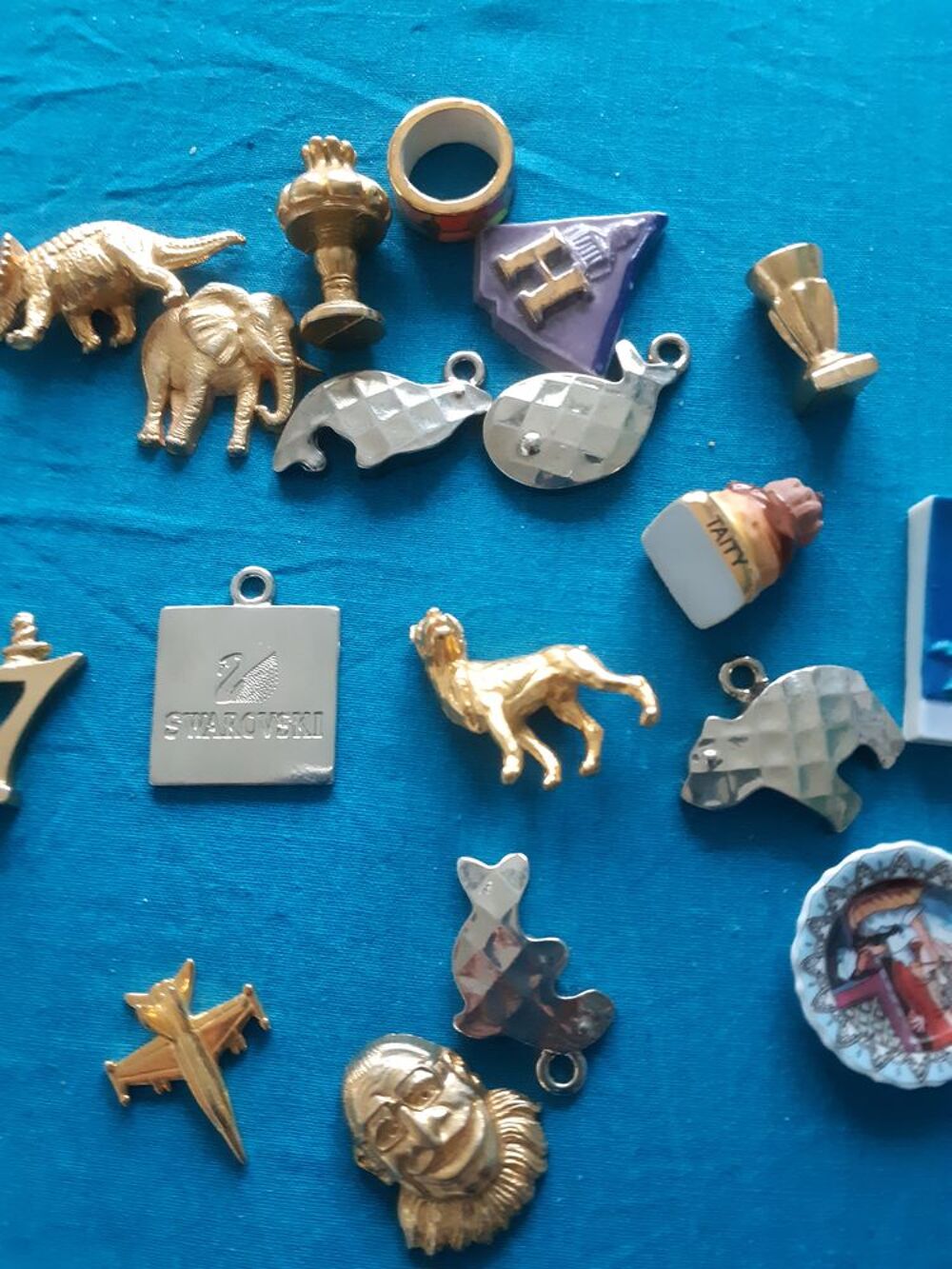 Collection de feves environ 150 