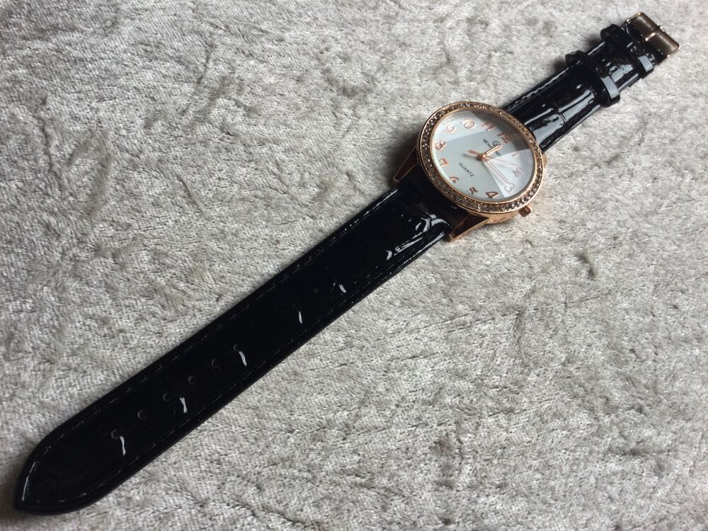 MONTRE FEMME CHTIME NEUVE Envoi Possible Bijoux et montres