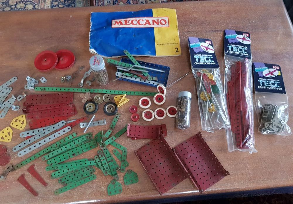 Lot anciennes pi&egrave;ces mecano Jeux / jouets