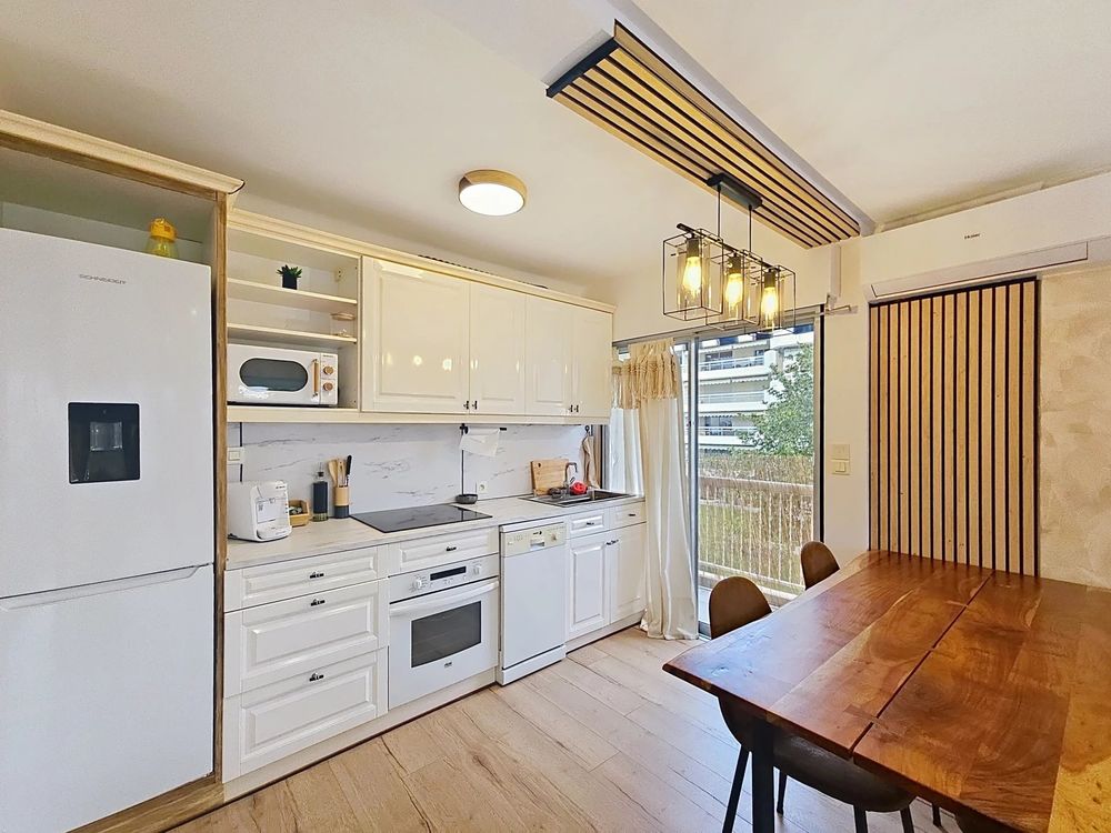 Vente Appartement T2 44 m2 TERRASSE PARKING CAVE CANNES BASSE CALIFORNIE Cannes