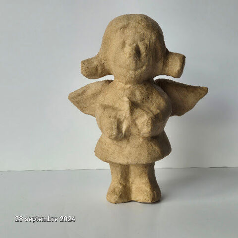 Un ange à décorer, en papier mâché 7 Saumur (49)