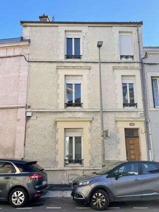  Immeuble à vendre 204 m²