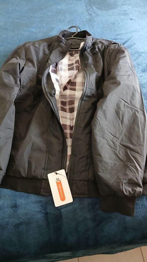 Blouson NEUF noir imperméabilisé pour homme La Seyne-sur-Mer (83)