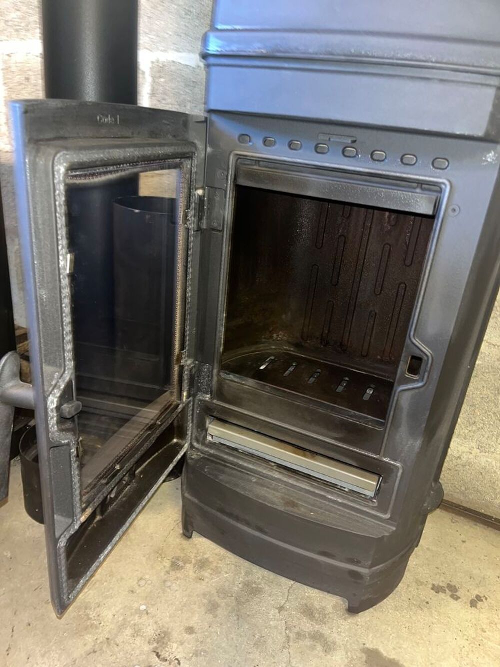 PO&Ecirc;LE &Agrave; BOIS INVICTA REMILLY 7 kW Meubles