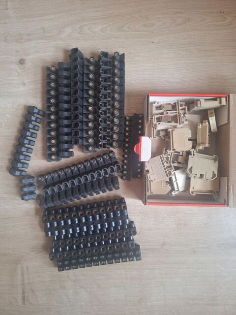 Lot de mat�riel de jonctions �lectrique 25 Gap (05)