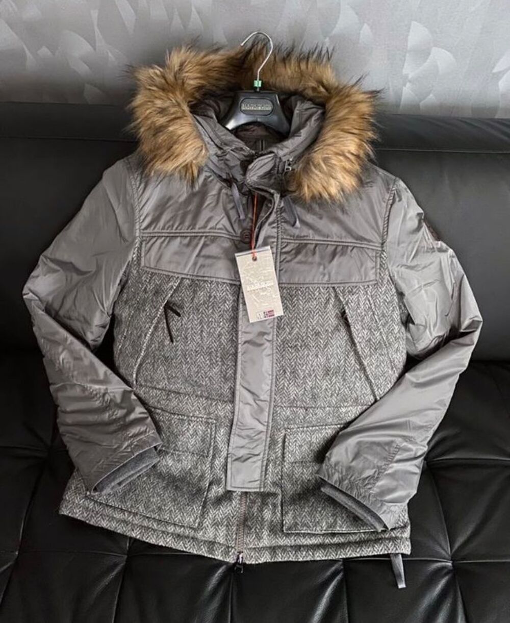 blouson chaud NAPAPIJRI &eacute;tat neuf Vêtements