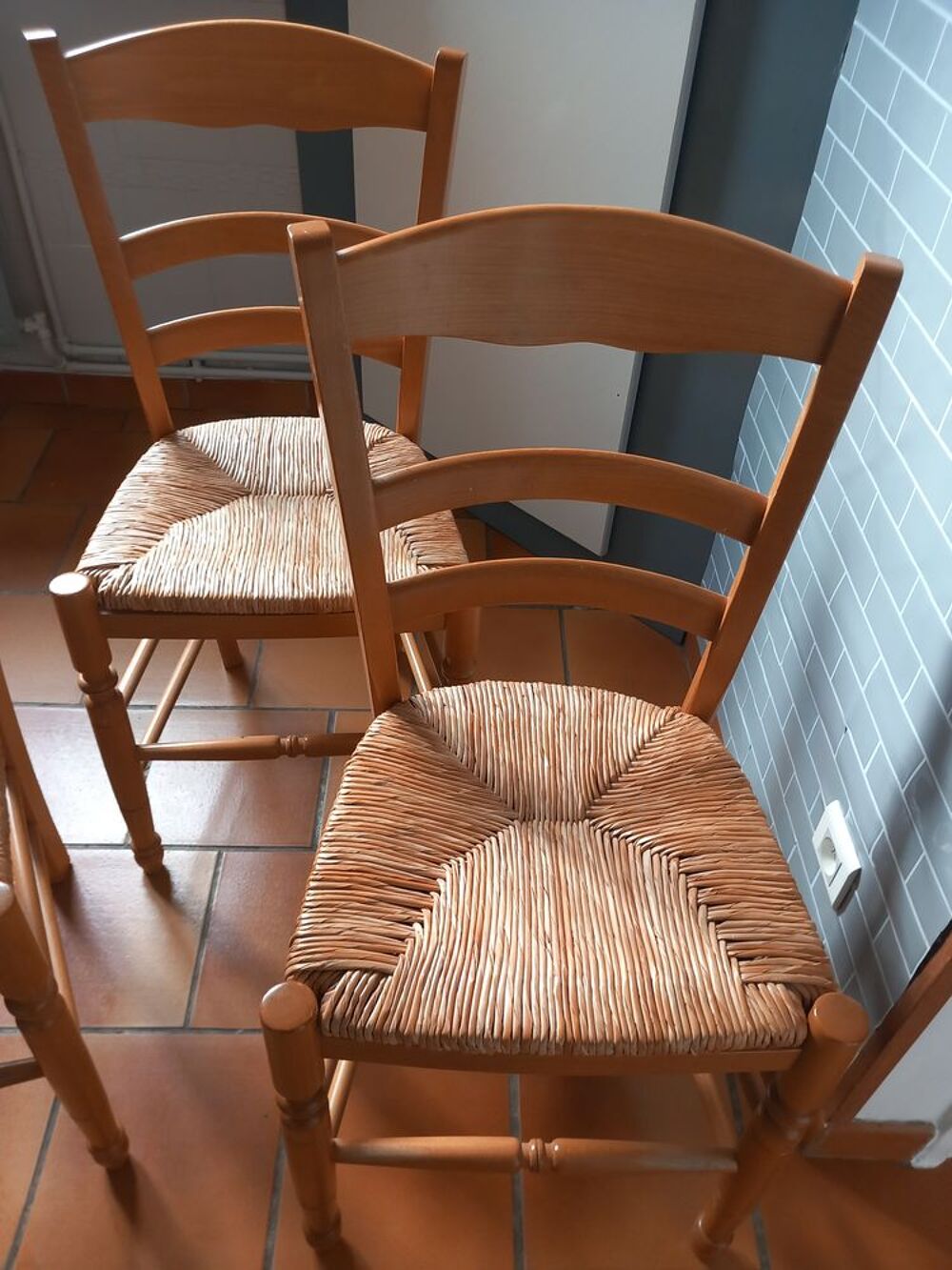 Lot 4 chaises de cuisine paill&eacute;es qui n'ont pas servi 1 mois Meubles
