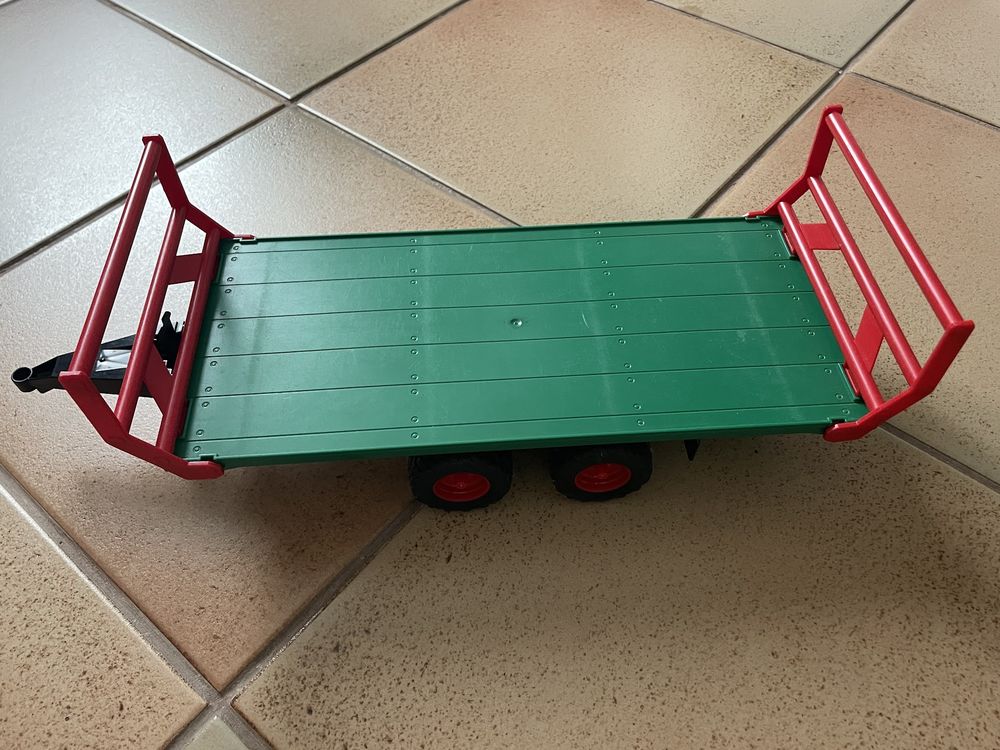 Remorque plateau balles rondes (Bruder made in germany) Jeux / jouets