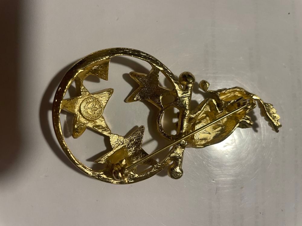 Broche dor&eacute;e CIRCUS avec singe ballon &eacute;toil&eacute; MUSEE ANTIGONA Bijoux et montres